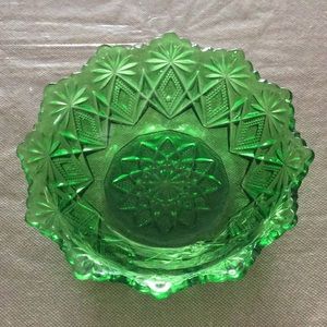 Vintage Green Glass - Sawtooth Bowl
